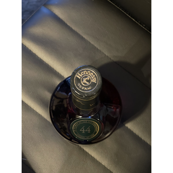 Hennessy Cognac Limited edition very special cognac \'in honor of the 44th president\'.4