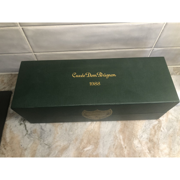 Moet et Chandon Champagne Cuvee Dom Perignon Brut 1988.1