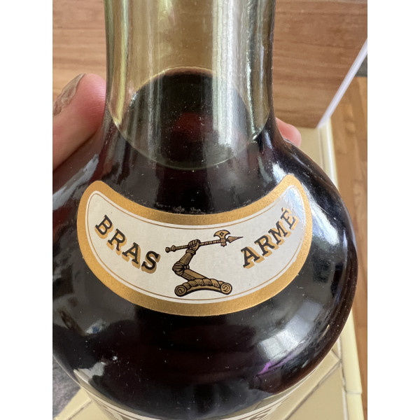 Hennessy Cognac Hennessy, bras armé.3