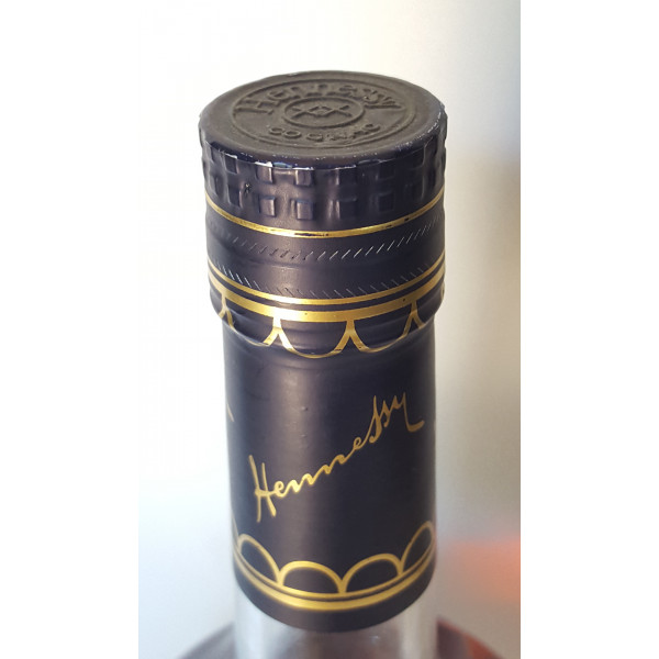 Hennessy Cognac KAWS Very Special.3