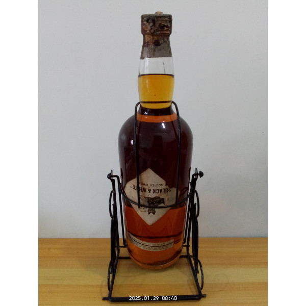  James Buchanan & Co Black and White Special Blend of Buchanan's 1960s.2