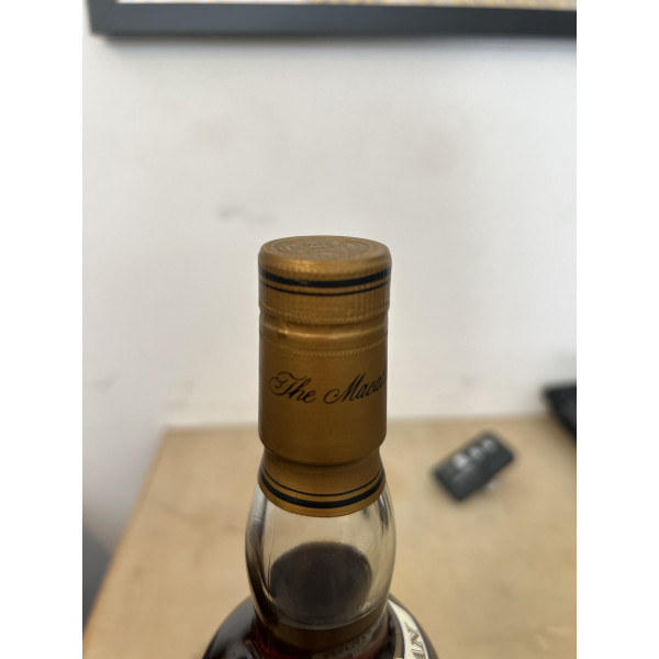 The Macallan Whisky The Macallan 18 Year Old 1982 Sherry Oak Single Malt Scotch Whisky.3
