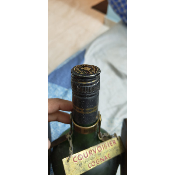 Courvoisier Cognac VSOP with cannon craddle.3
