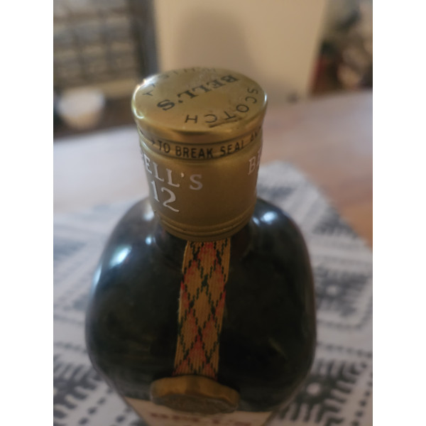  Bell's Royal Vat 12 Year Old Blended Scotch Whisky 75.7cl 1970s.3