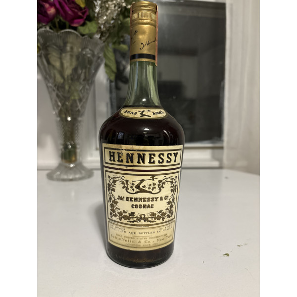 Hennessy Cognac Bras Armé.1