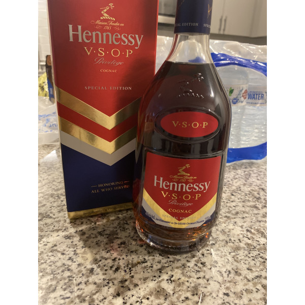 Hennessy Cognac VSOP Privilege Special Edition Honoring All Who Served.1