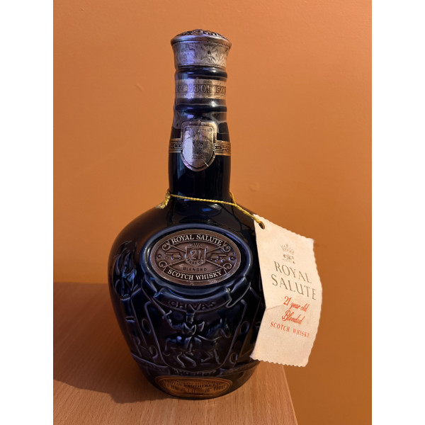 Chivas Royal Salute 21 Year Old old.1
