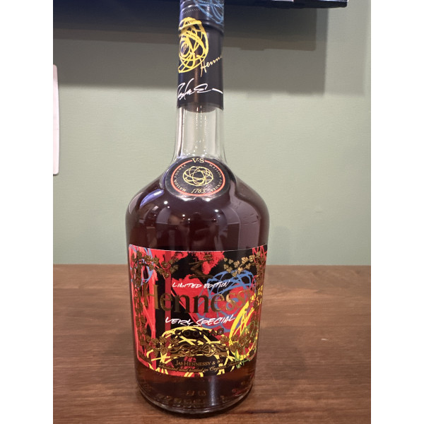 Hennessy Cognac VS Futura Limited edition autographed.1