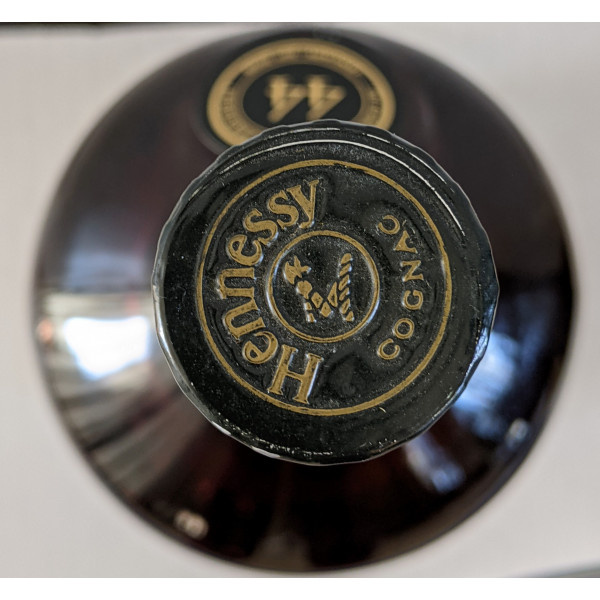 Hennessy Cognac Maison Fondee 1765 Hennessy Very Special Cognac Limited Edition.4