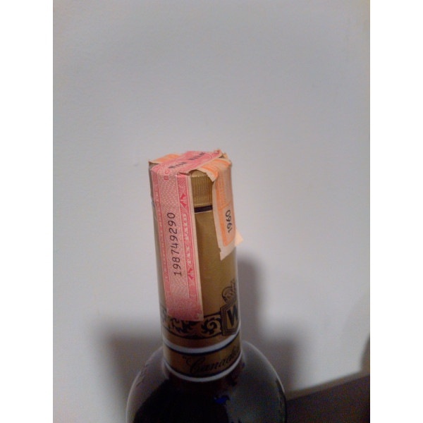 Canadian Club Blended Canadian Whiskey  6 Years Old 1960s.4