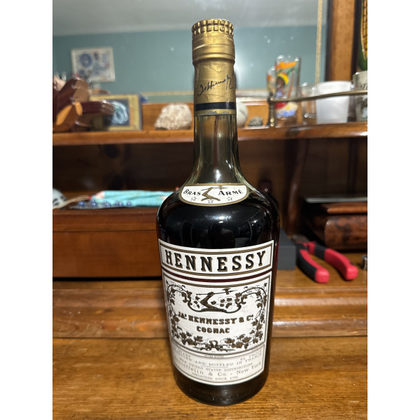 Hennessy Cognac Bras Armé 3 star.1
