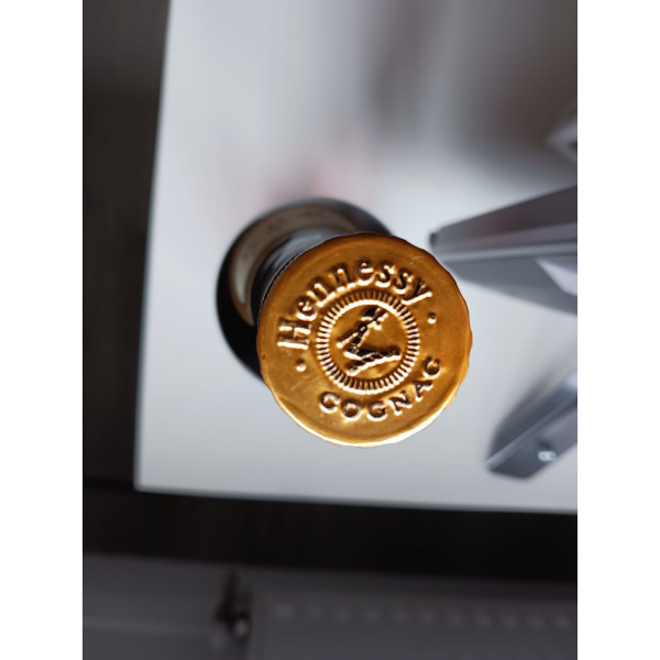 Hennessy Cognac 3 star 1957-1996.4