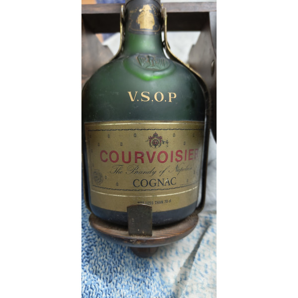 Courvoisier Cognac VSOP with cannon craddle.5