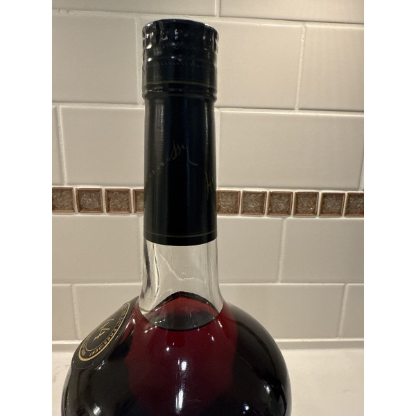 Hennessy Cognac 44th president Hennessy very special cognac limited edition.3