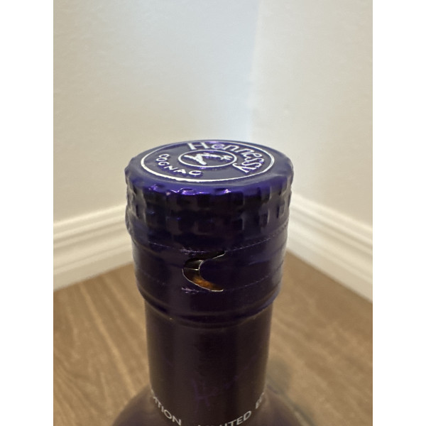 Hennessy Cognac Vsop limited edition  by Carnovsky  includes 2 glasses.3